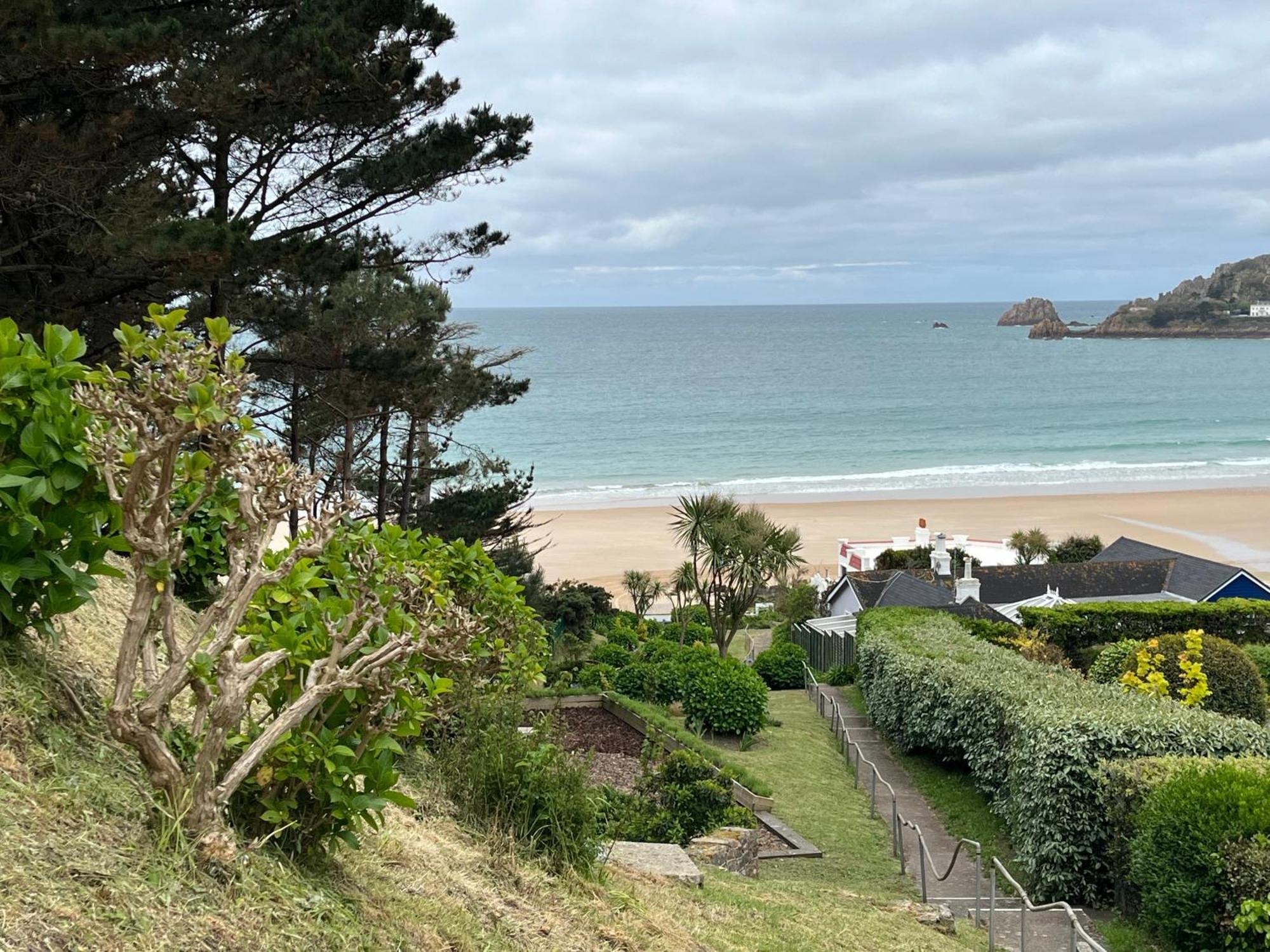 Biarritz Hotel St Brelade Exterior photo